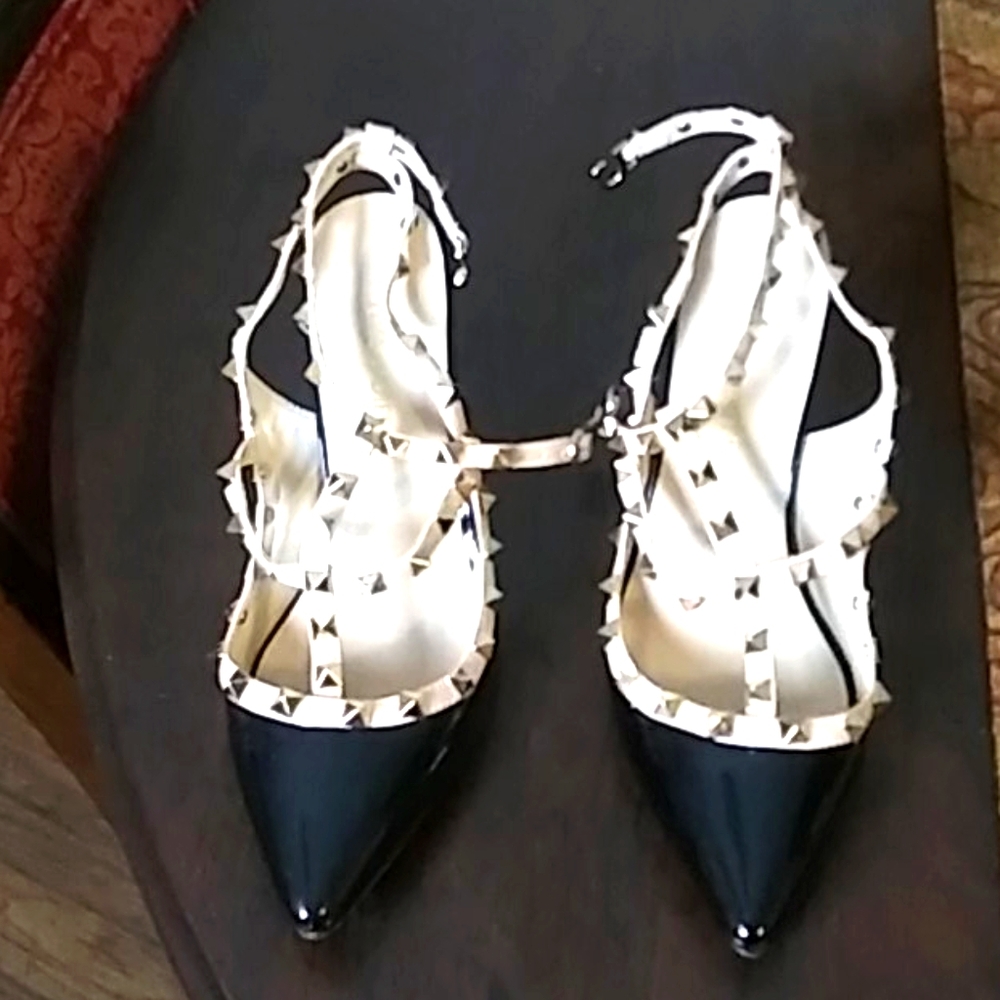 Loslandifen black sling backs